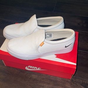 Nike court royals vans